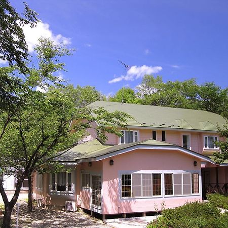 Pension Laurel Насу Екстер'єр фото